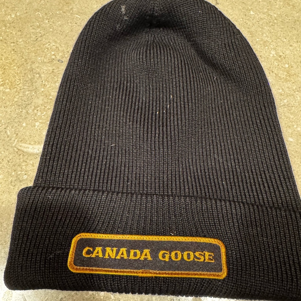 Canada Goose Hat-excellent condition